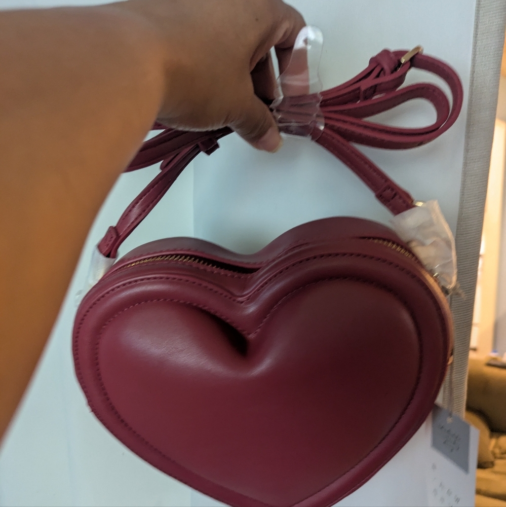 Chic Heart-Shaped Mini Bag in Deep Red